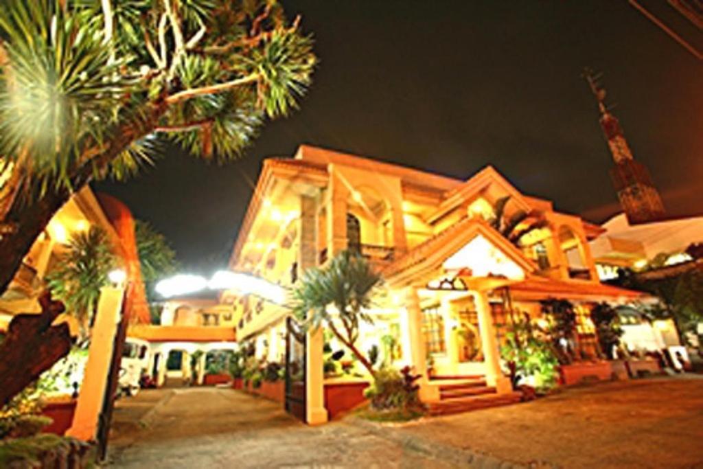 Villa Margarita Hotel Davao Exterior foto